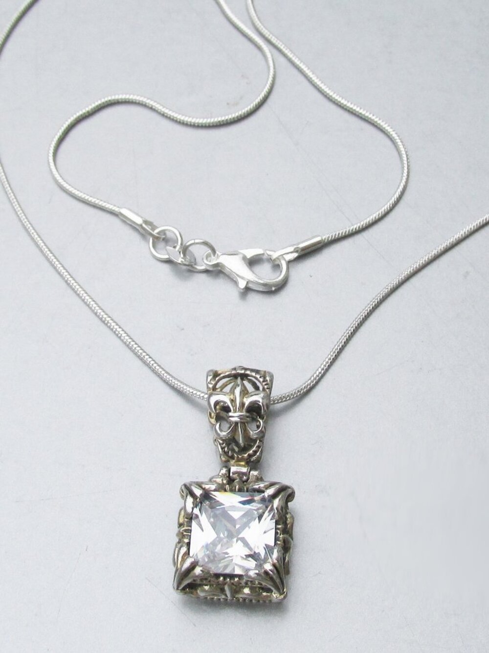 Retired Silpada UPTOWN Cubic Zirconia CZ Pendant Sterling Silver Chain Necklace